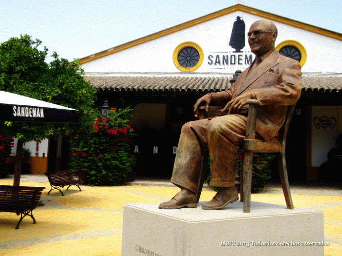 Monumento a Zoilo Ruiz Mateos