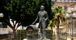 Monumento a Manuel María González Ángel Monumento a Manuel María González Ángel