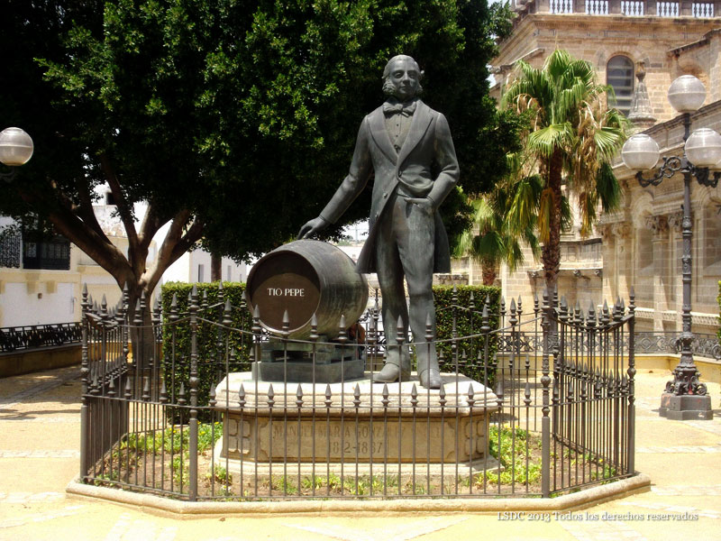 Monumento a Manuel María González Ángel