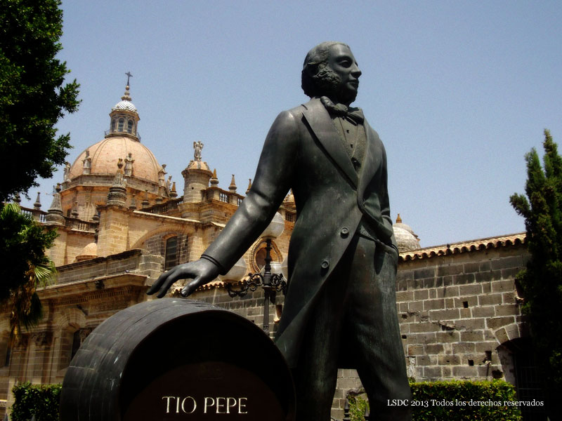 Monumento a Manuel María González Ángel