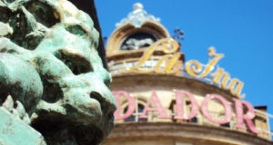 El Poste indicador del Reloj del Gallo Azul Reloj del Gallo Azul