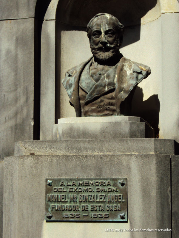 Monumento a Manuel María González 