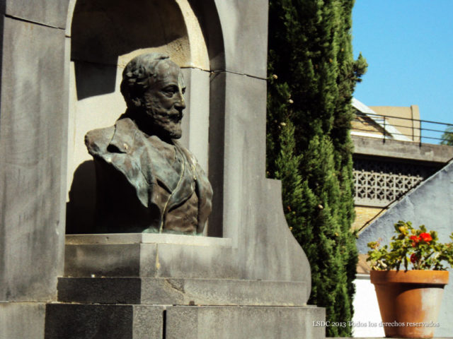 Monumento a Manuel María González