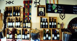 Del Pavo Real al Tabanco de las Banderillas Del Pavo Real al Tabanco de las Banderillas