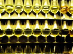 Y se vuelve a beber más vino en Jerez Y se vuelve a beber más vino en Jerez