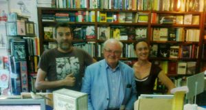 Mr. Julian Jeffs visita la Librería Agrícola Mr. Julian Jeffs visita la Librería Agrícola