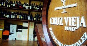 Un Botellero Único Un Botellero Único