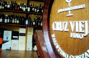 Un Botellero Único Un Botellero Único