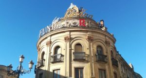El Gallo Azul y la Firma Bodeguera Domecq El Gallo Azul y la Firma Bodeguera Domecq