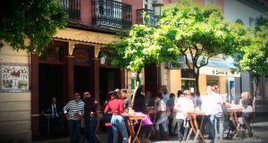 Caminando por la historia, bar la Moderna Caminando por la historia, bar la Moderna