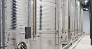 José Estévez, S.A. invierte 1,5 millones de euros en nuevas tecnologías en su Planta de Vendimia Detalle de la nueva planta de fermentación