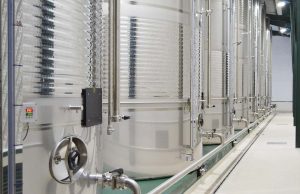 José Estévez, S.A. invierte 1,5 millones de euros en nuevas tecnologías en su Planta de Vendimia Detalle de la nueva planta de fermentación