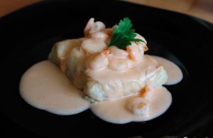 Merluza en salsa de gambas y Manzanilla Merluza en salsa de gambas y Manzanilla