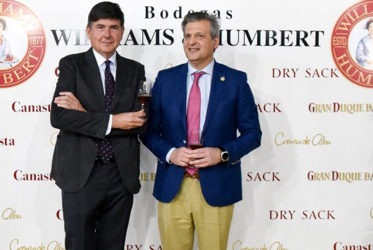 Análisis de Manuel Pimentel sobre la incidencia de los cambios sociales en el consumo del vino Ciclo de Conferencias Manuel Pimentel