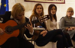 La exposión ‘El Vino, Alma de Mujer’ en los Claustros de Santo Domingo Exposición "El Vino,Alma de Mujer"