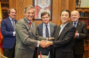 El empresario filipino Lucio Co entra en el capital de las Bodegas Williams&Humbert William y Lucio Co