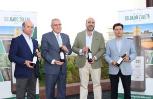 Delgado Zuleta celebra el Centenario de La Goya con una renovación de su imagen Jesús Liaño (Viñafiel), Jorge Pascual (Delgado Zuleta), José Federico Carvajal (Delgado Zuleta) y Rafael Galán (Viñafiel)