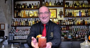 La gran coctelera del ‘Sherry Bartender’ en Cubáname Cubáname