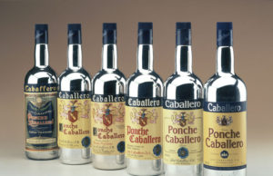 El Ponche y su Botella de Plata Antiguas botellas de Ponche Caballero