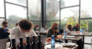 La Sherry Academy amplía su programa de formación con nuevos cursos Más de 600 alumnos de toda España asisten a una formación simultánea sobre Vinagre de Jerez