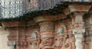 Casas para una ciudad vinatera (I) Fachada del Palacio Domecq en Jerez