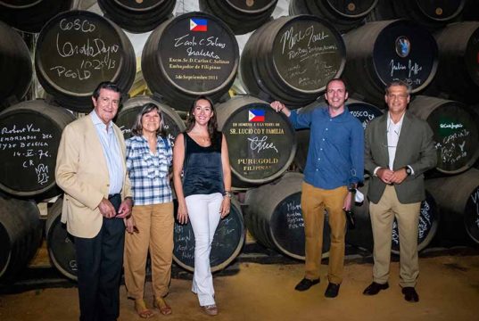 Las bodegas Williams & Humbert reciben la visita del cónsul general de España en Filipinas, D. Fernando Heredia Las bodegas Williams & Humbert reciben la visita del cónsul general de España en Filipinas, D. Fernando Heredia