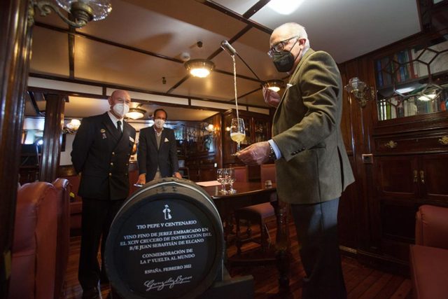 Tío Pepe recorrerá el mundo a bordo del Juan Sebastián de Elcano