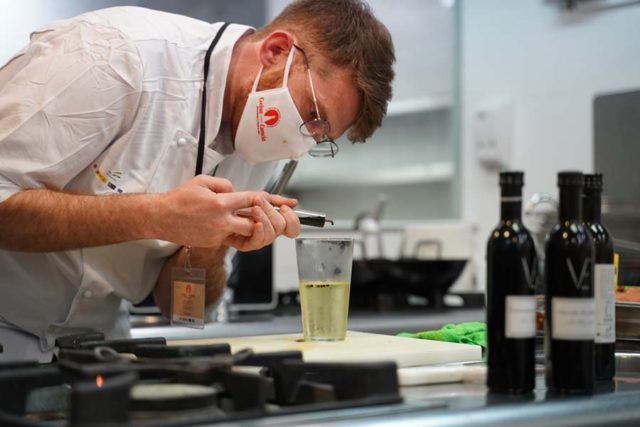 Rubén Torres Cano conquista al jurado del VI Concurso Gastronómico Cocina con Esencia