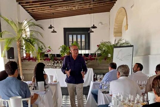 Llega el Sherrymaster by Tío Pepe Llega el Sherrymaster by Tío Pepe