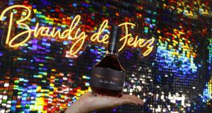 La Noche Mágica del Brandy de Jerez Inaugurará Las Fiestas de la Vendimia El Brandy de Jerez brilla en su noche grande en los Claustros de Santo Domingo
