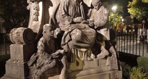 Sobre la rehabilitación de la Plaza Marqués de Domecq Sobre La Rehabilitación De La Plaza Marqués De Domecq